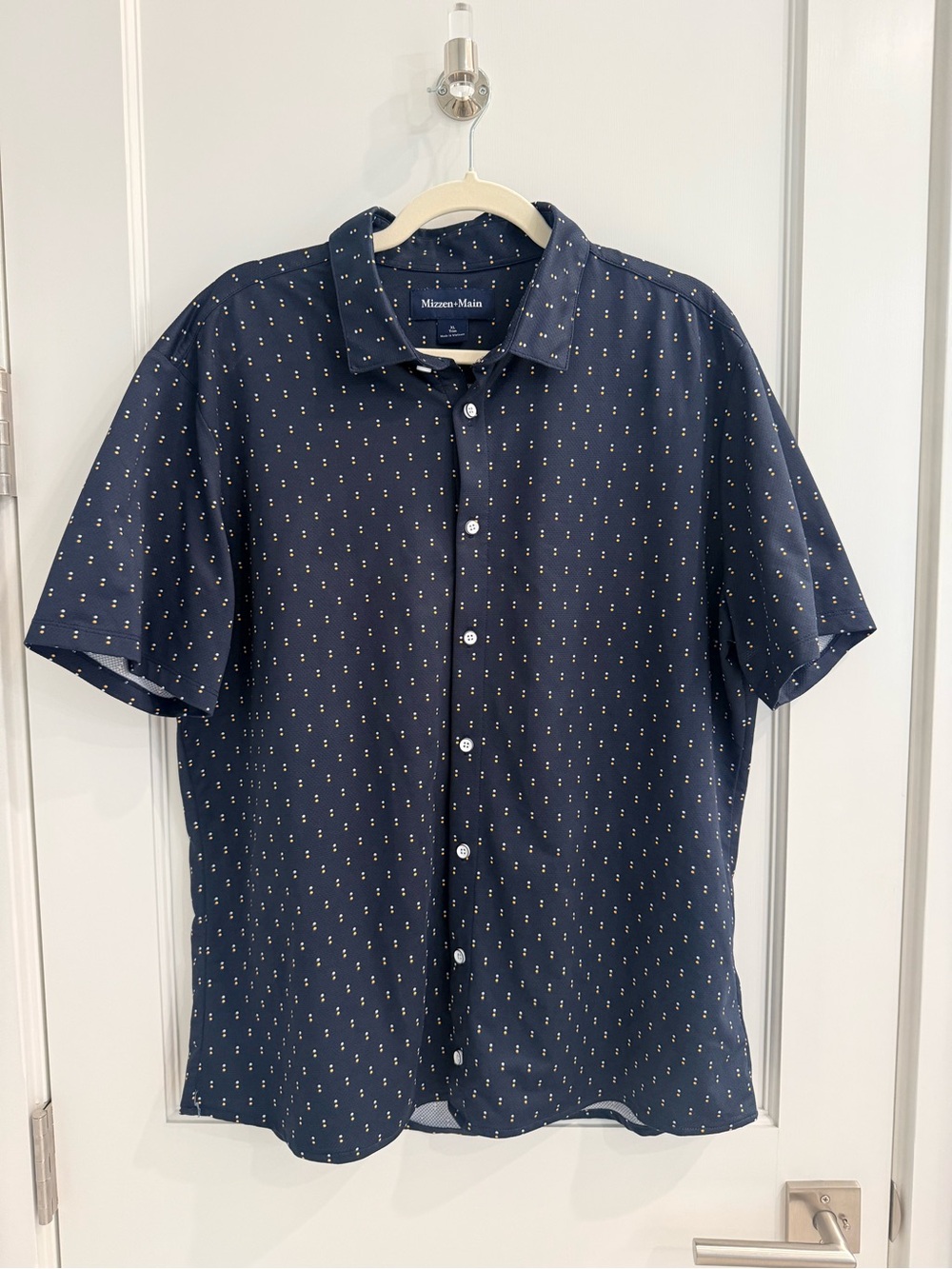 Mizzen+Main Navy Short-Sleeve Button-Down with Micro Dot Print